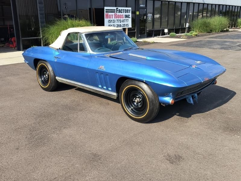 Chevrolet-Corvette-1966-Convertible-32