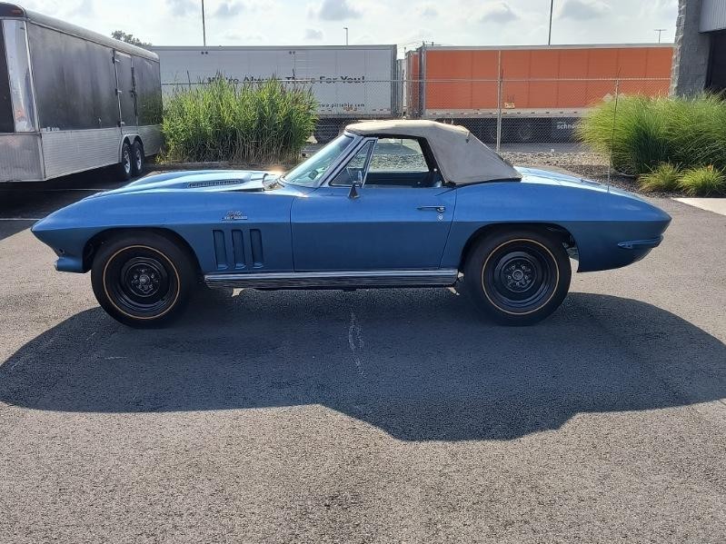 Chevrolet-Corvette-1966-Convertible-33