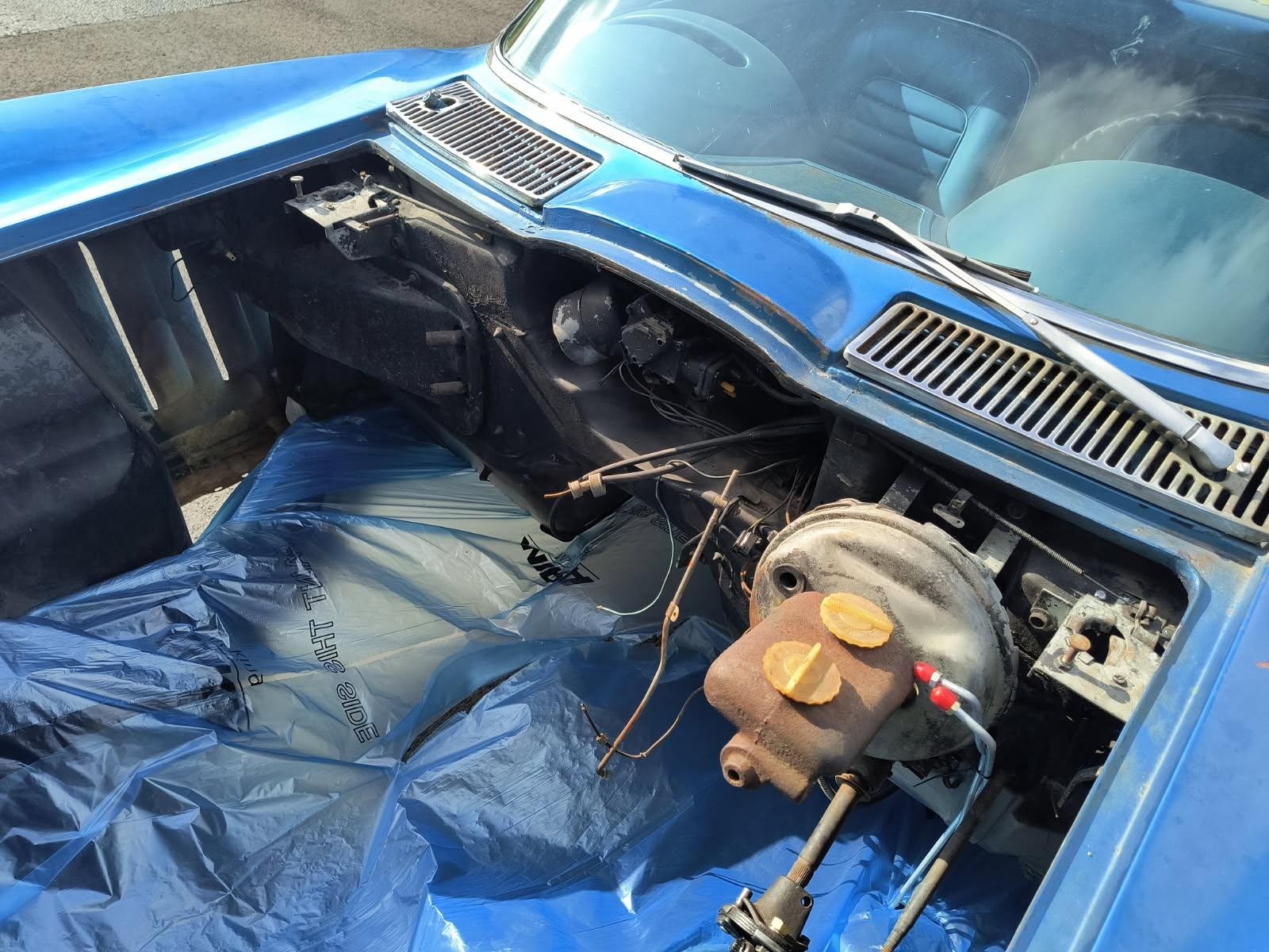 Chevrolet-Corvette-1966-Convertible-36