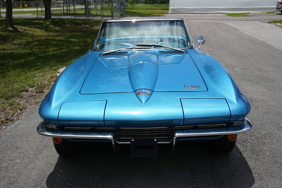 Chevrolet-Corvette-1966-Convertible-4