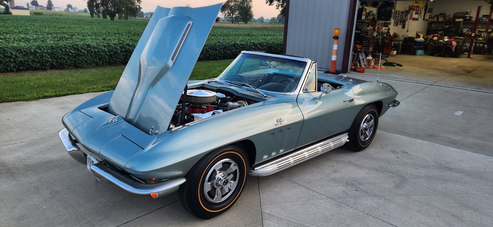 Chevrolet-Corvette-1966-Convertible-4