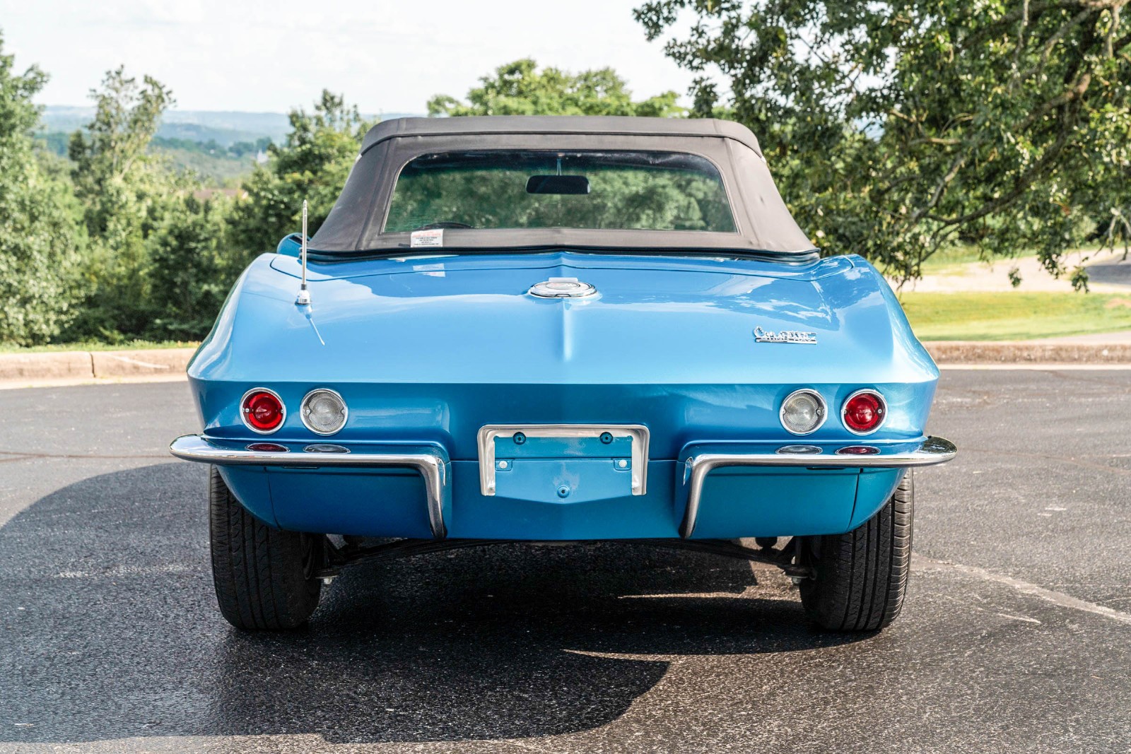 Chevrolet-Corvette-1966-Convertible-4