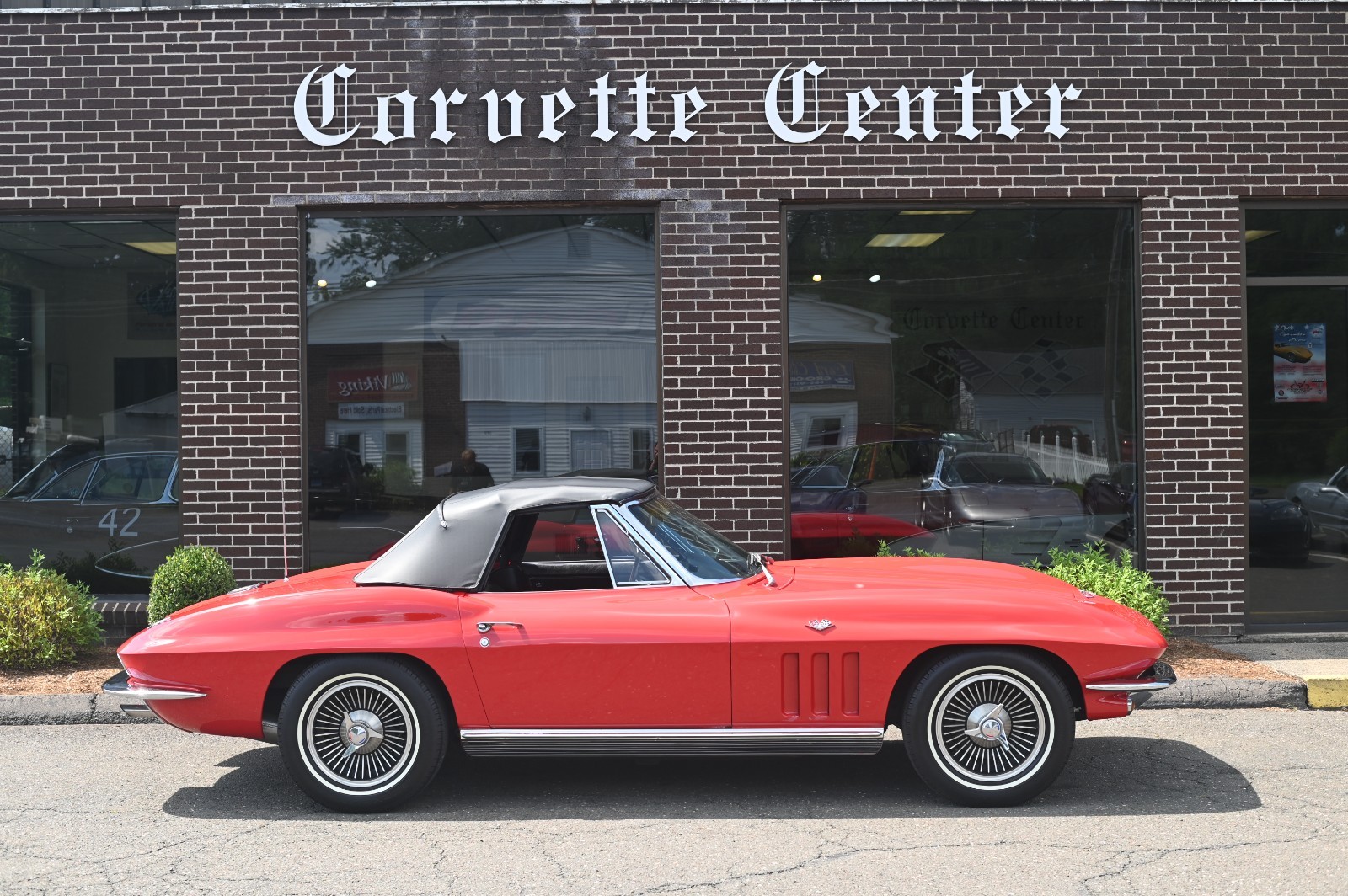 Chevrolet-Corvette-1966-Convertible