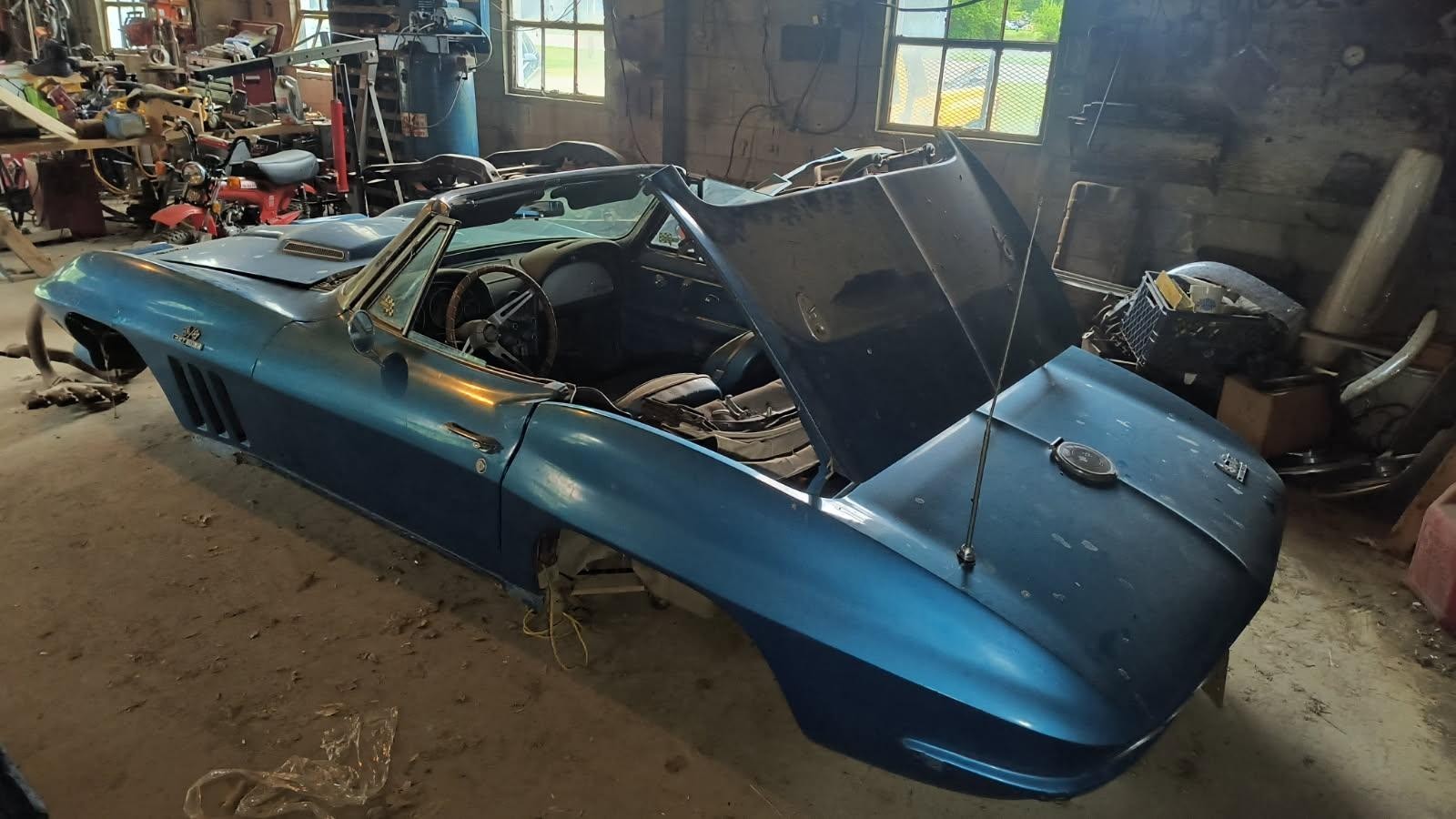 Chevrolet-Corvette-1966-Convertible-5