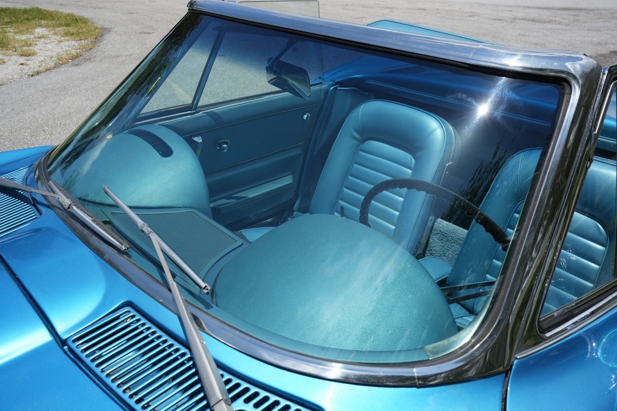 Chevrolet-Corvette-1966-Convertible-6
