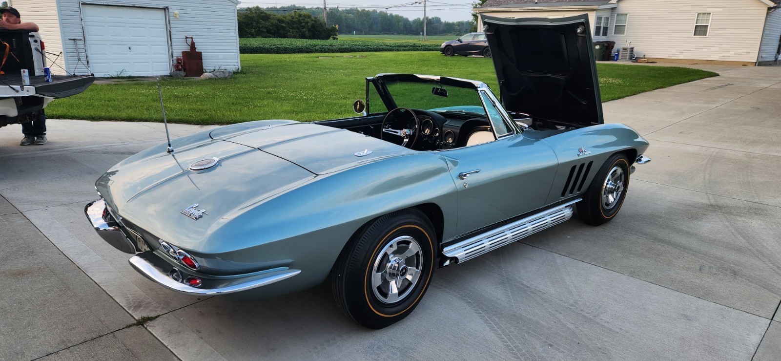 Chevrolet-Corvette-1966-Convertible-7