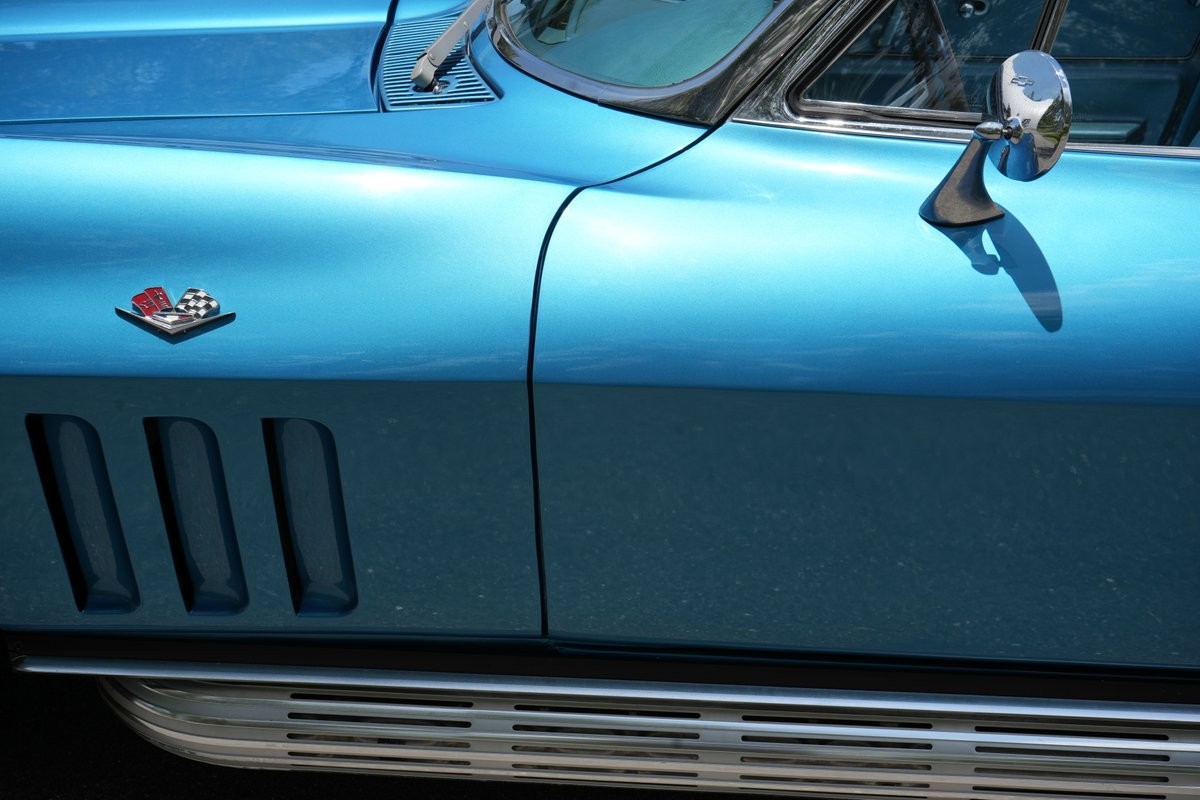 Chevrolet-Corvette-1966-Convertible-9
