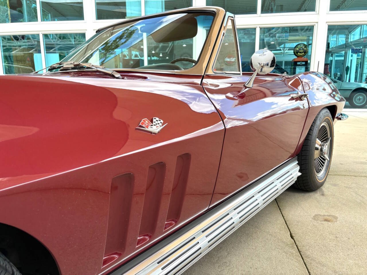 Chevrolet-Corvette-1966-Coupe-12