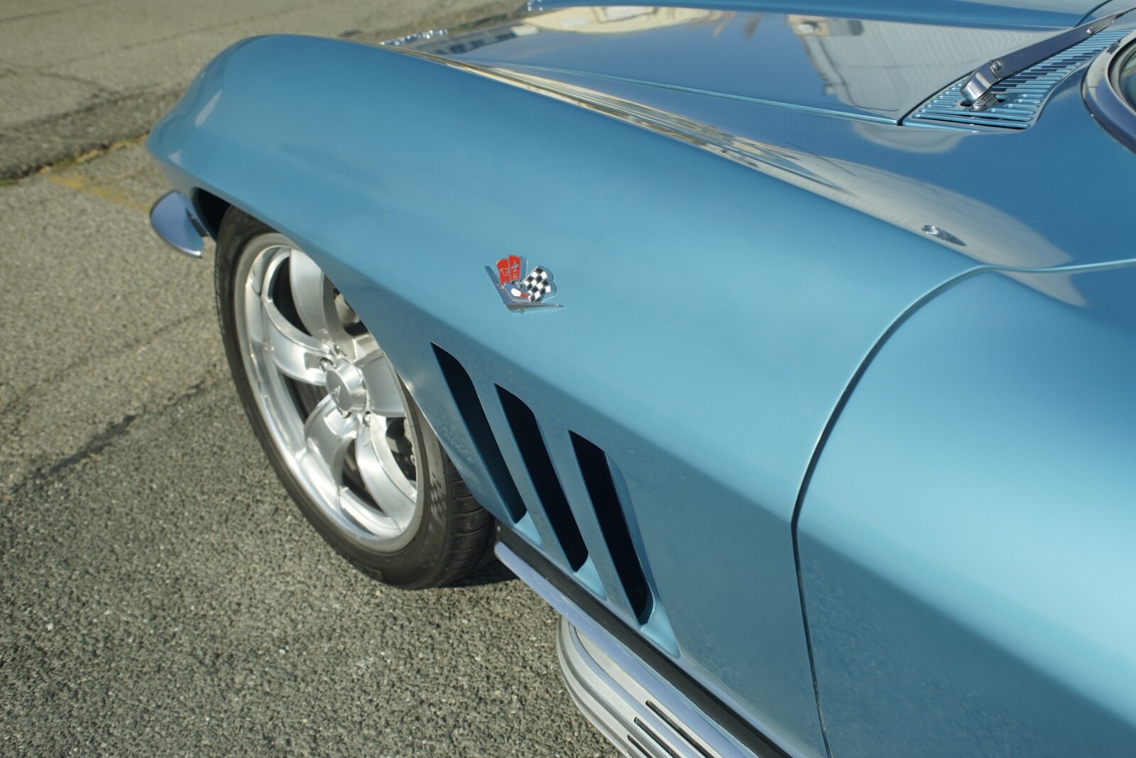 Chevrolet-Corvette-1966-Coupe-13