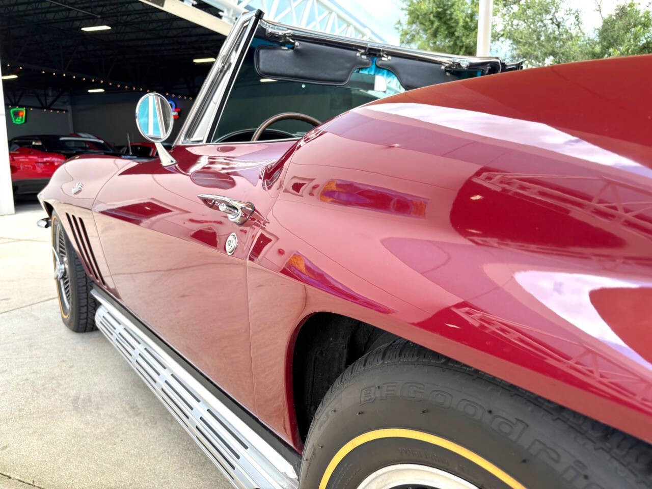 Chevrolet-Corvette-1966-Coupe-13