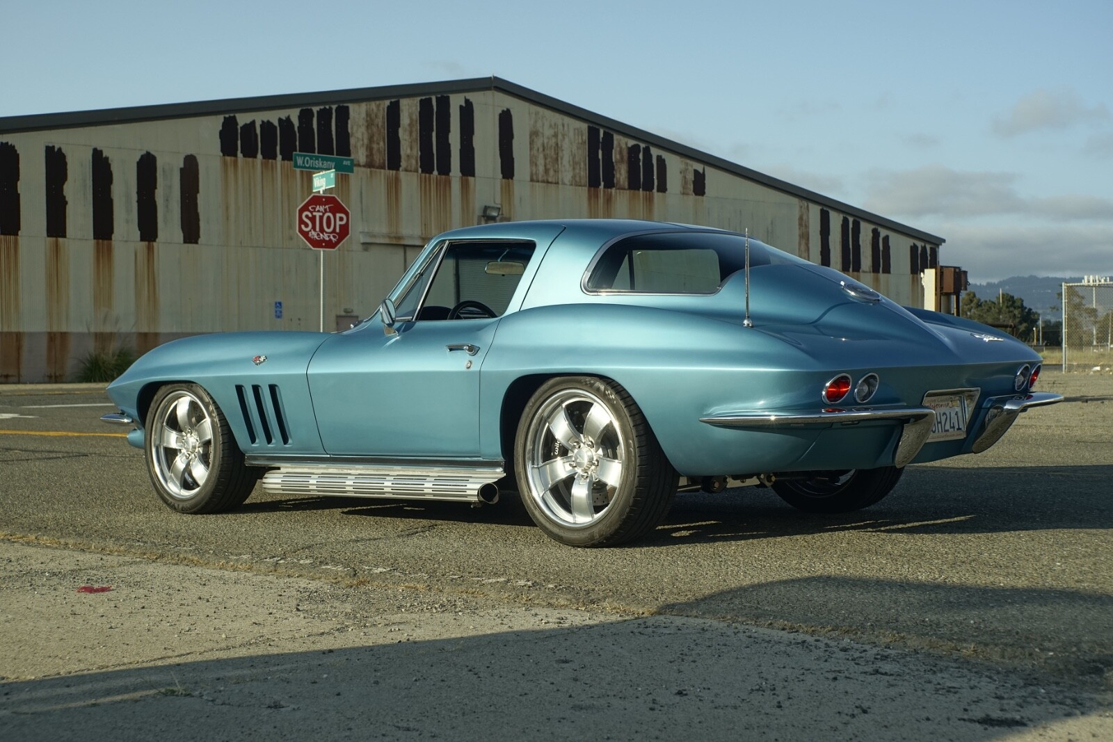 Chevrolet-Corvette-1966-Coupe-19