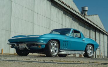 Chevrolet-Corvette-1966-Coupe-2
