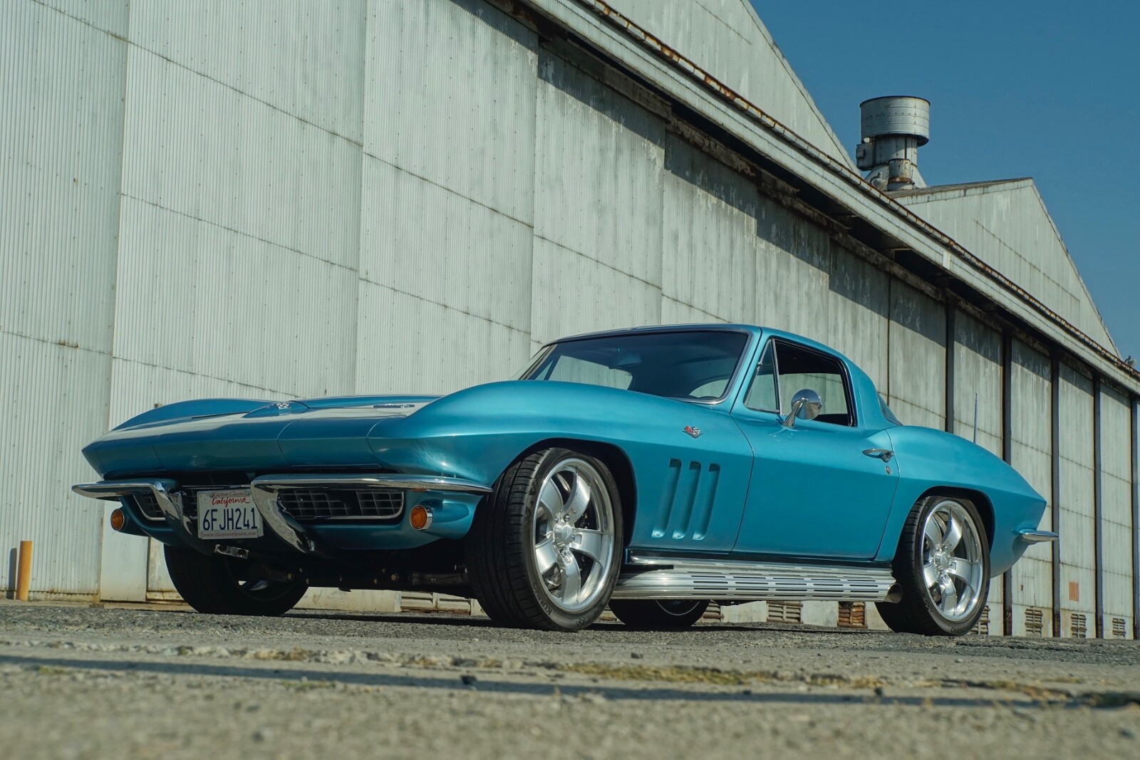 Chevrolet-Corvette-1966-Coupe-2