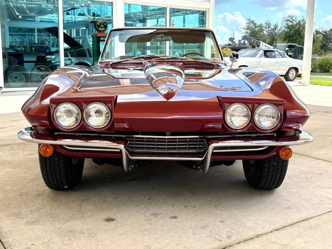 Chevrolet-Corvette-1966-Coupe-2