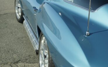 Chevrolet-Corvette-1966-Coupe-21