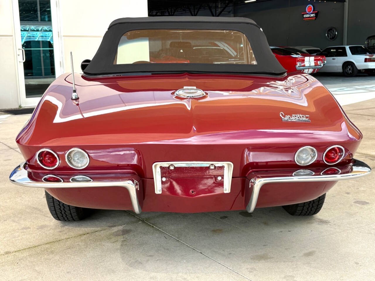 Chevrolet-Corvette-1966-Coupe-22