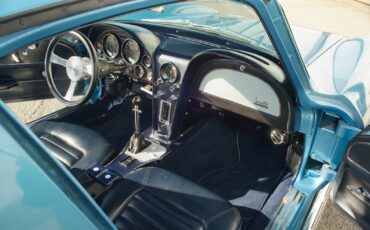 Chevrolet-Corvette-1966-Coupe-23