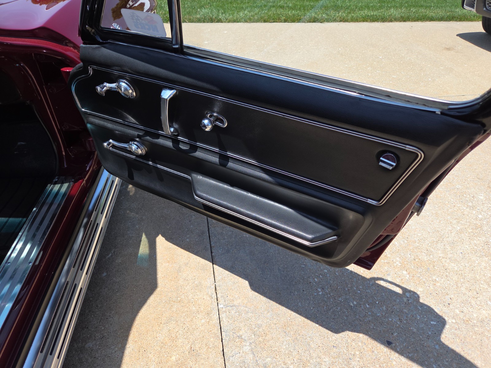 Chevrolet-Corvette-1966-Coupe-25