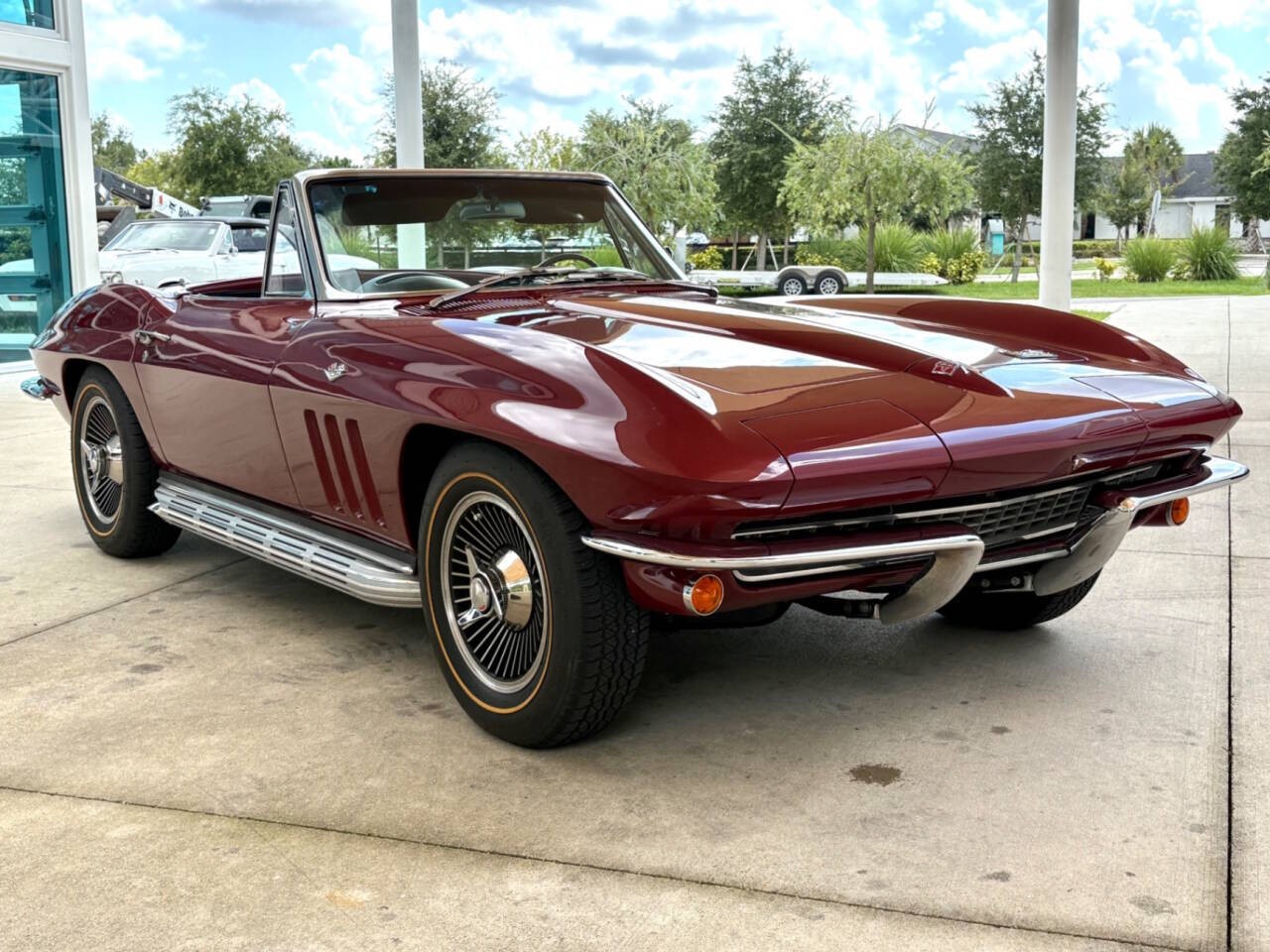 Chevrolet-Corvette-1966-Coupe-3