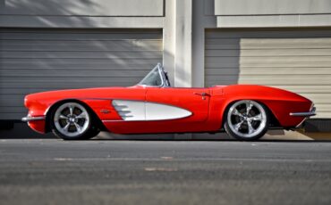 Chevrolet-Corvette-1966-Coupe-35
