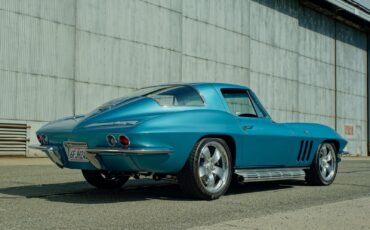 Chevrolet-Corvette-1966-Coupe-4