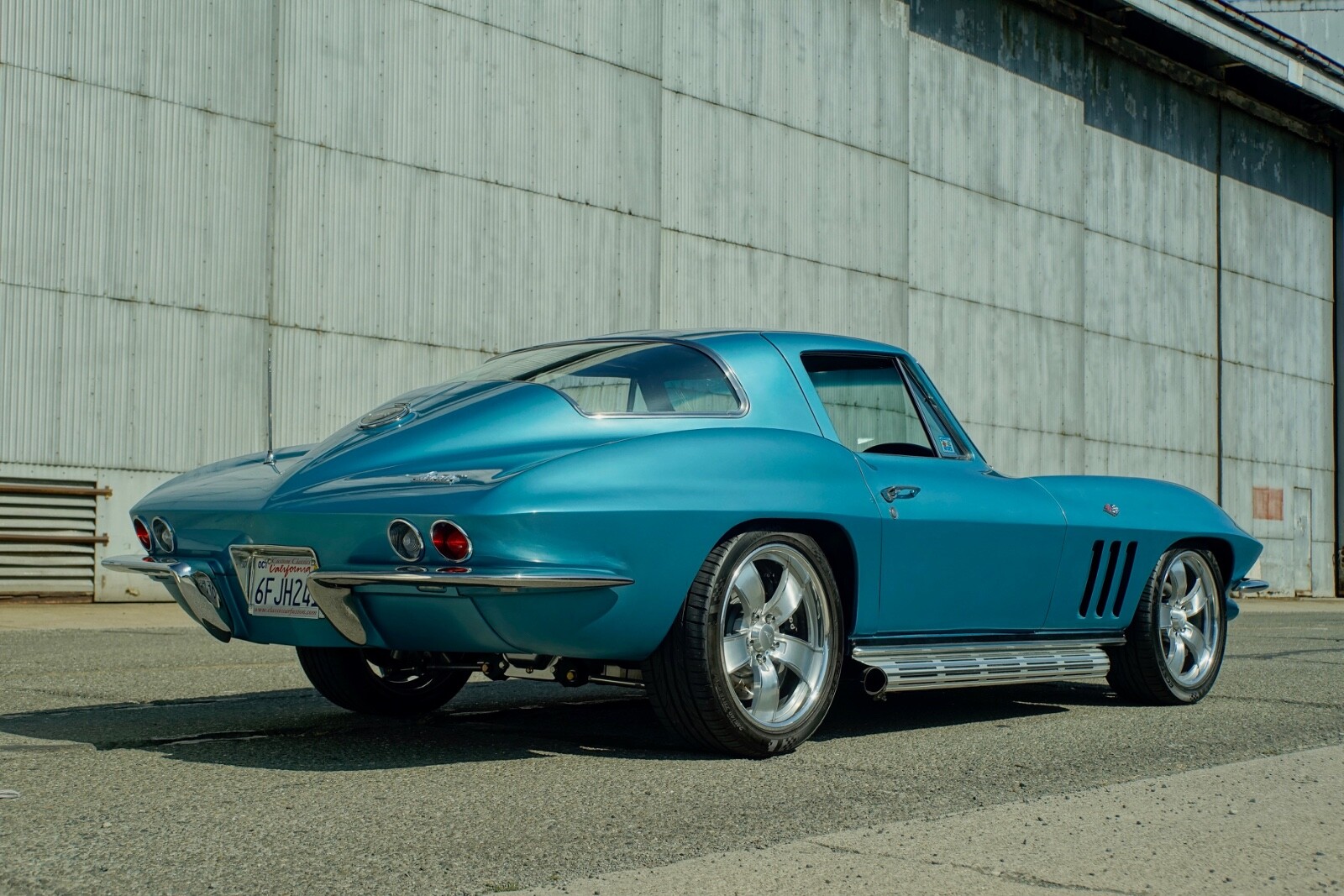 Chevrolet-Corvette-1966-Coupe-4
