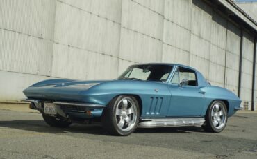 Chevrolet-Corvette-1966-Coupe-7