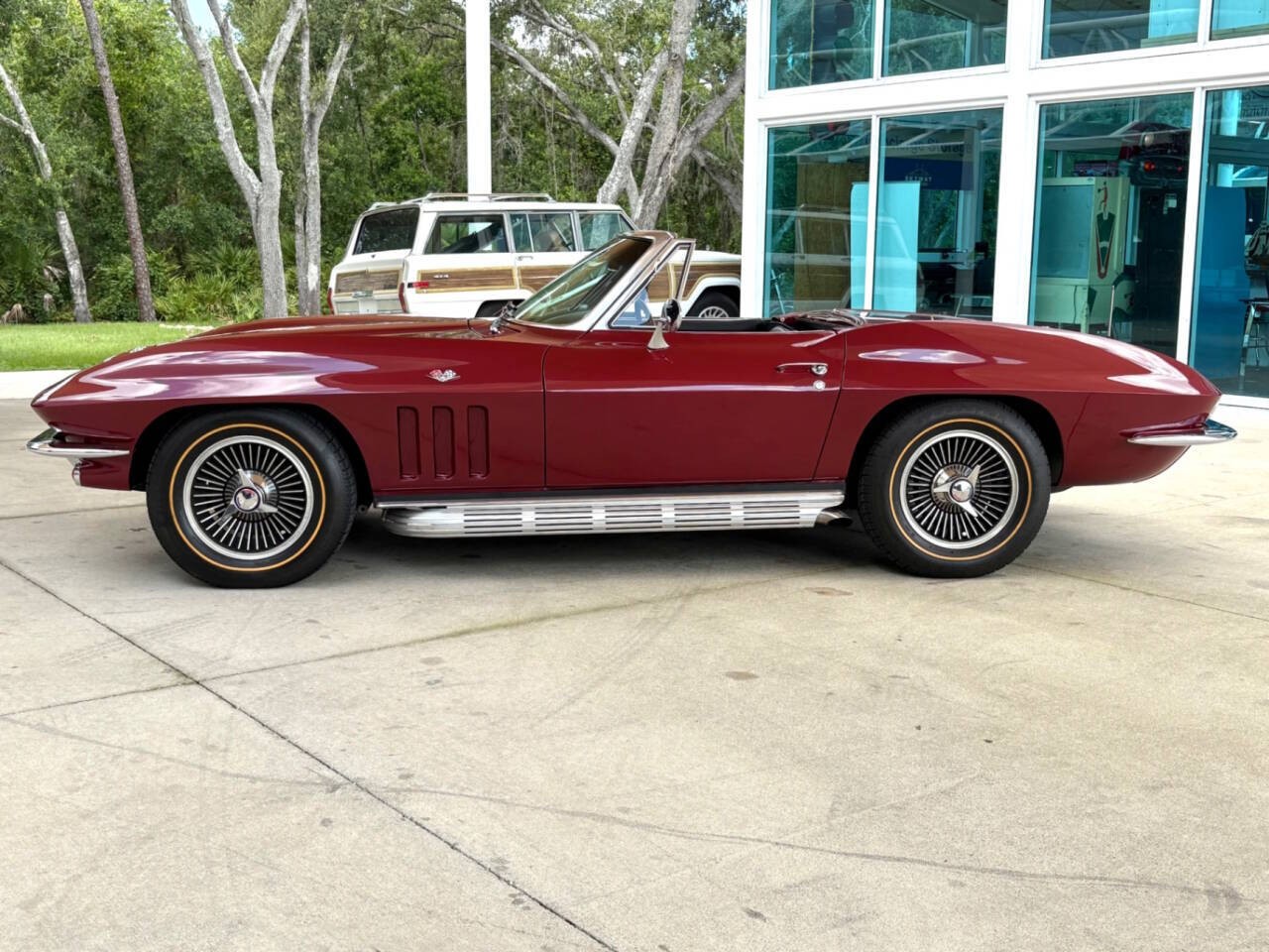 Chevrolet-Corvette-1966-Coupe-9
