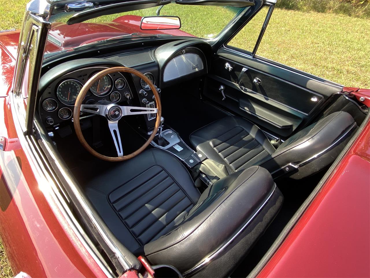 Chevrolet-Corvette-1966-Milano-Maroon-Black-2