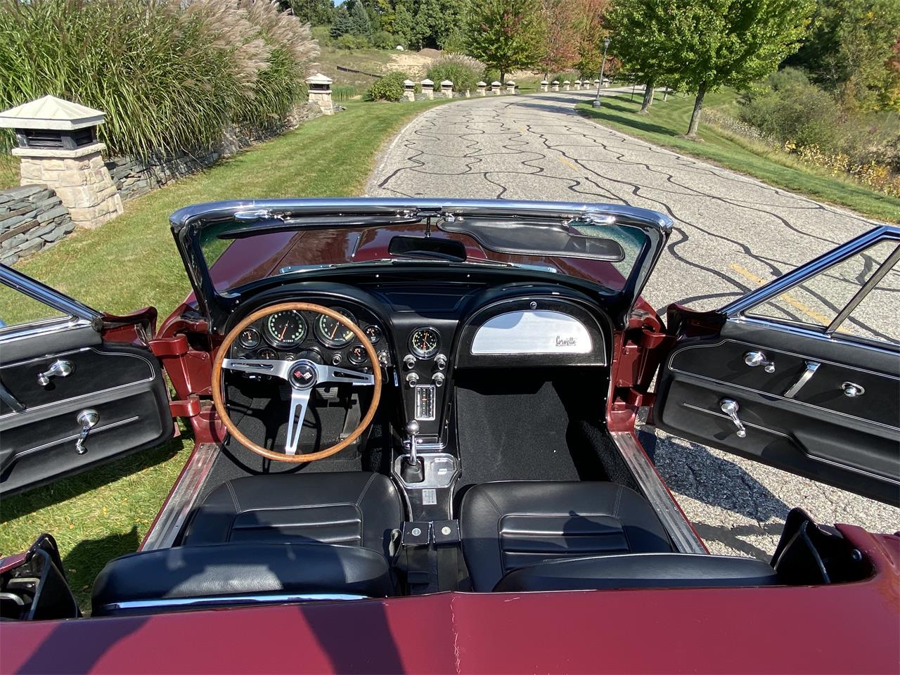 Chevrolet-Corvette-1966-Milano-Maroon-Black-32