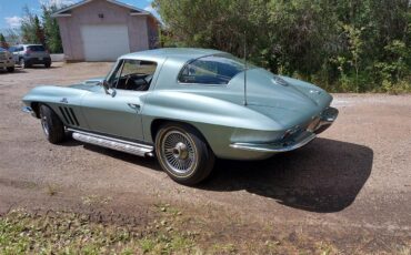 Chevrolet-Corvette-1966-Mosport-Green-Green-2