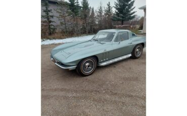 Chevrolet-Corvette-1966-Mosport-Green-Green-3