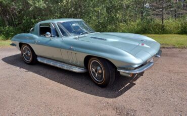 Chevrolet-Corvette-1966-Mosport-Green-Green