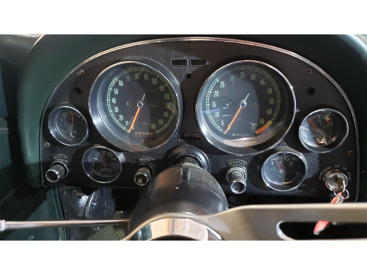 Chevrolet-Corvette-1966-Mosport-Green-Green-4