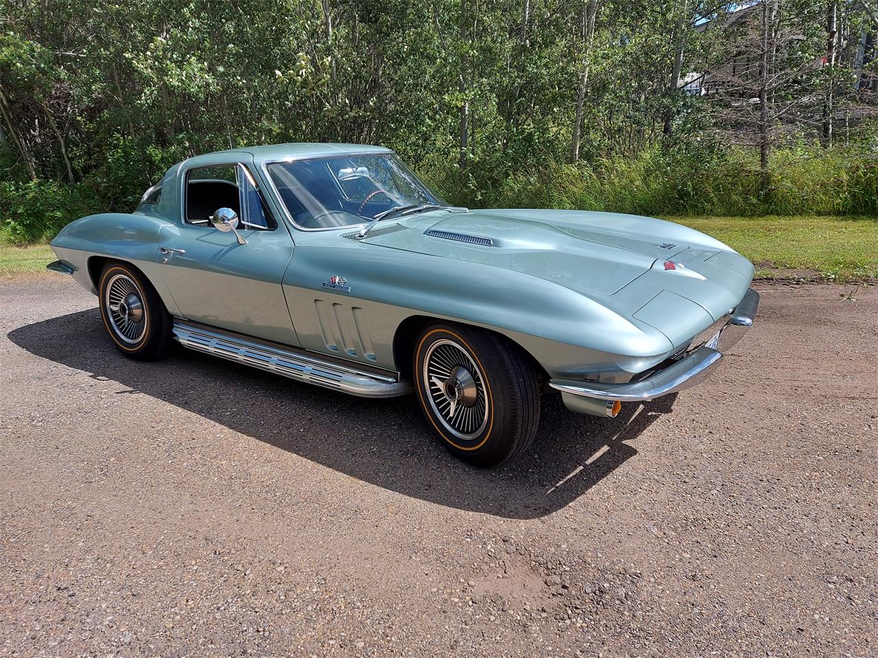 Chevrolet-Corvette-1966-Mosport-Green-Green