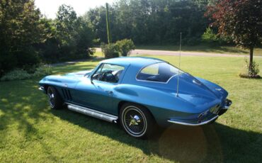 Chevrolet-Corvette-1966-Nassau-Blue-Bright-Blue-1