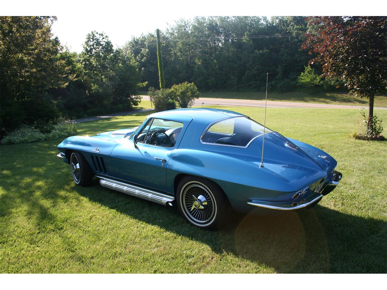 Chevrolet-Corvette-1966-Nassau-Blue-Bright-Blue-1
