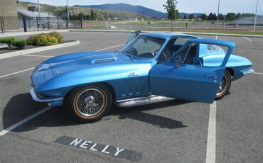 Chevrolet-Corvette-1966-Nassau-Blue-Bright-Blue-1