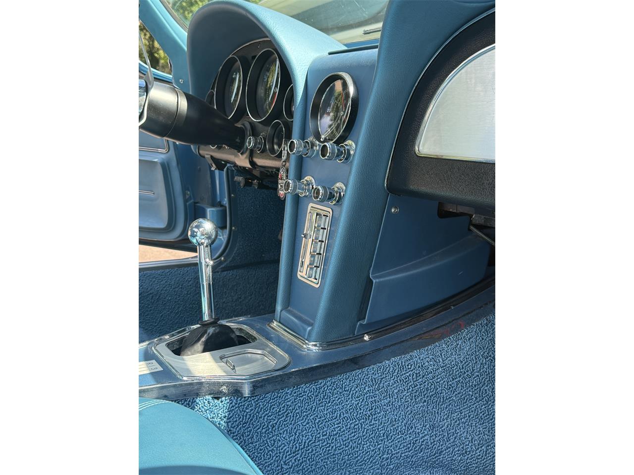 Chevrolet-Corvette-1966-Nassau-Blue-Bright-Blue-13