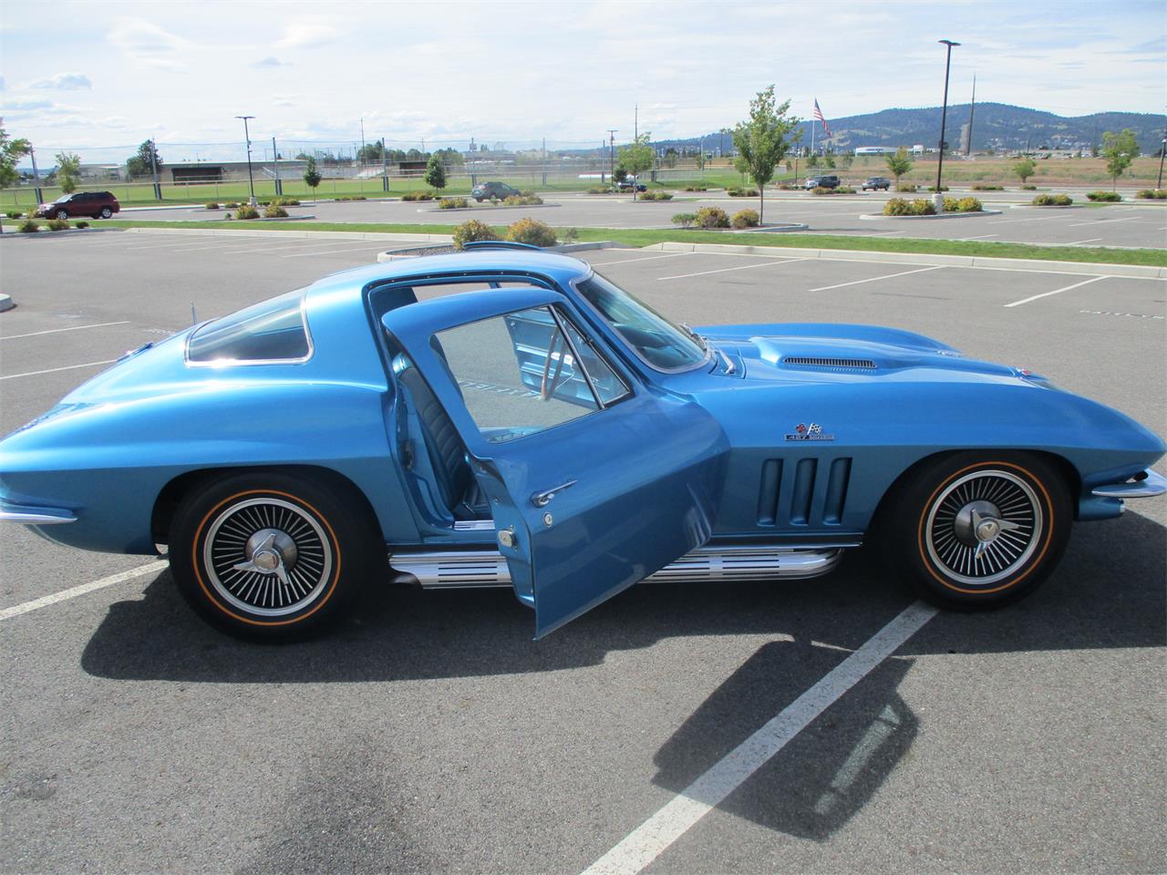 Chevrolet-Corvette-1966-Nassau-Blue-Bright-Blue-15