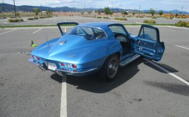 Chevrolet-Corvette-1966-Nassau-Blue-Bright-Blue-17