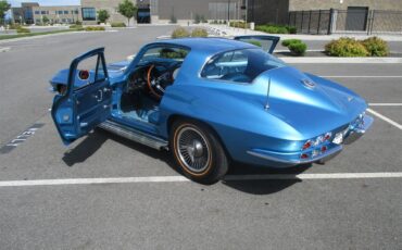 Chevrolet-Corvette-1966-Nassau-Blue-Bright-Blue-19