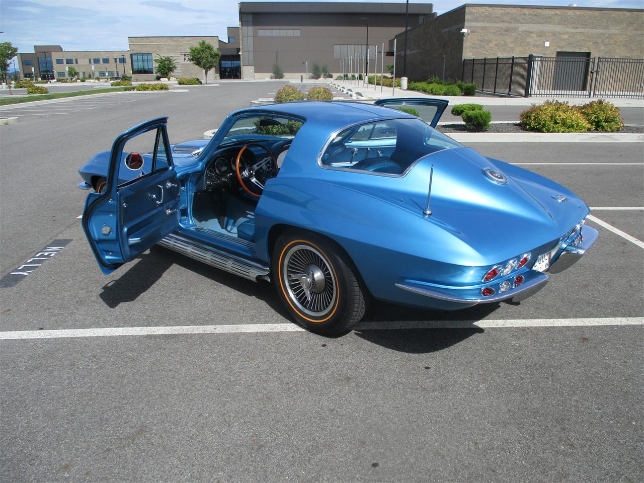 Chevrolet-Corvette-1966-Nassau-Blue-Bright-Blue-19
