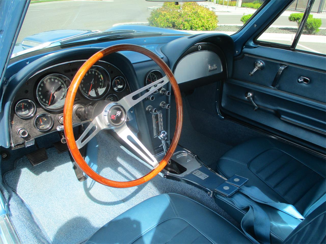 Chevrolet-Corvette-1966-Nassau-Blue-Bright-Blue-22