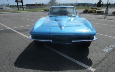 Chevrolet-Corvette-1966-Nassau-Blue-Bright-Blue-3