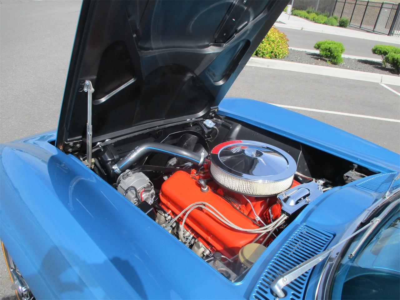 Chevrolet-Corvette-1966-Nassau-Blue-Bright-Blue-30