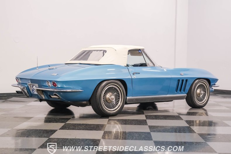 Chevrolet-Corvette-1966-Nassau-Blue-White-19