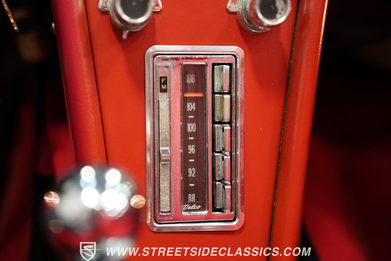 Chevrolet-Corvette-1966-Rally-Red-Red-37