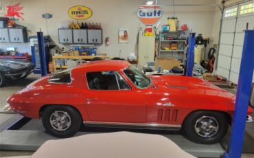 Chevrolet-Corvette-1966-Red-Black-1