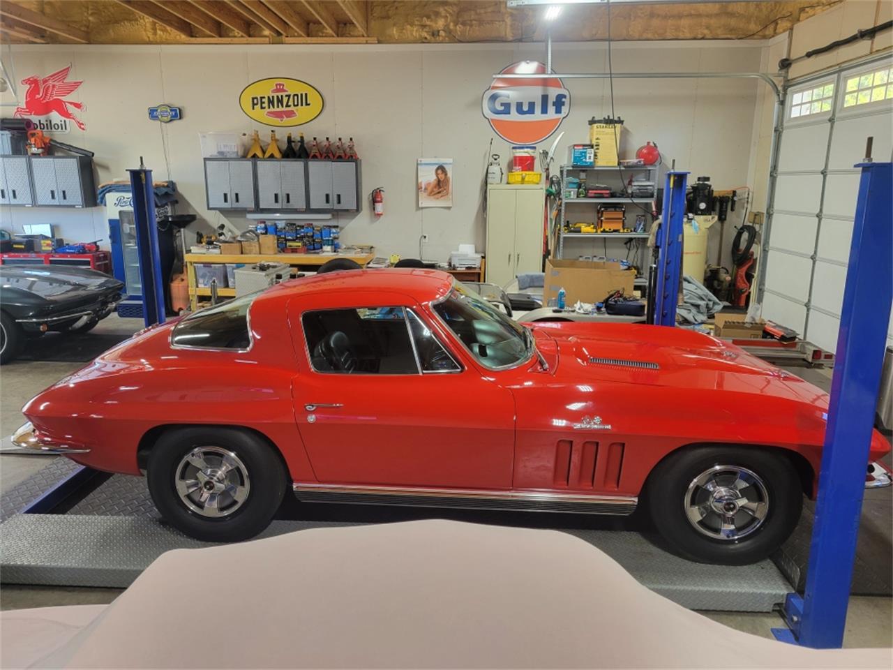 Chevrolet-Corvette-1966-Red-Black-1